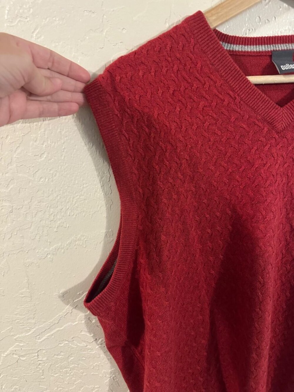 Cullen Silk & Cashmere Red Cable Knit Fisherman Style V Neck Sweater Vest - Picture 4 of 7